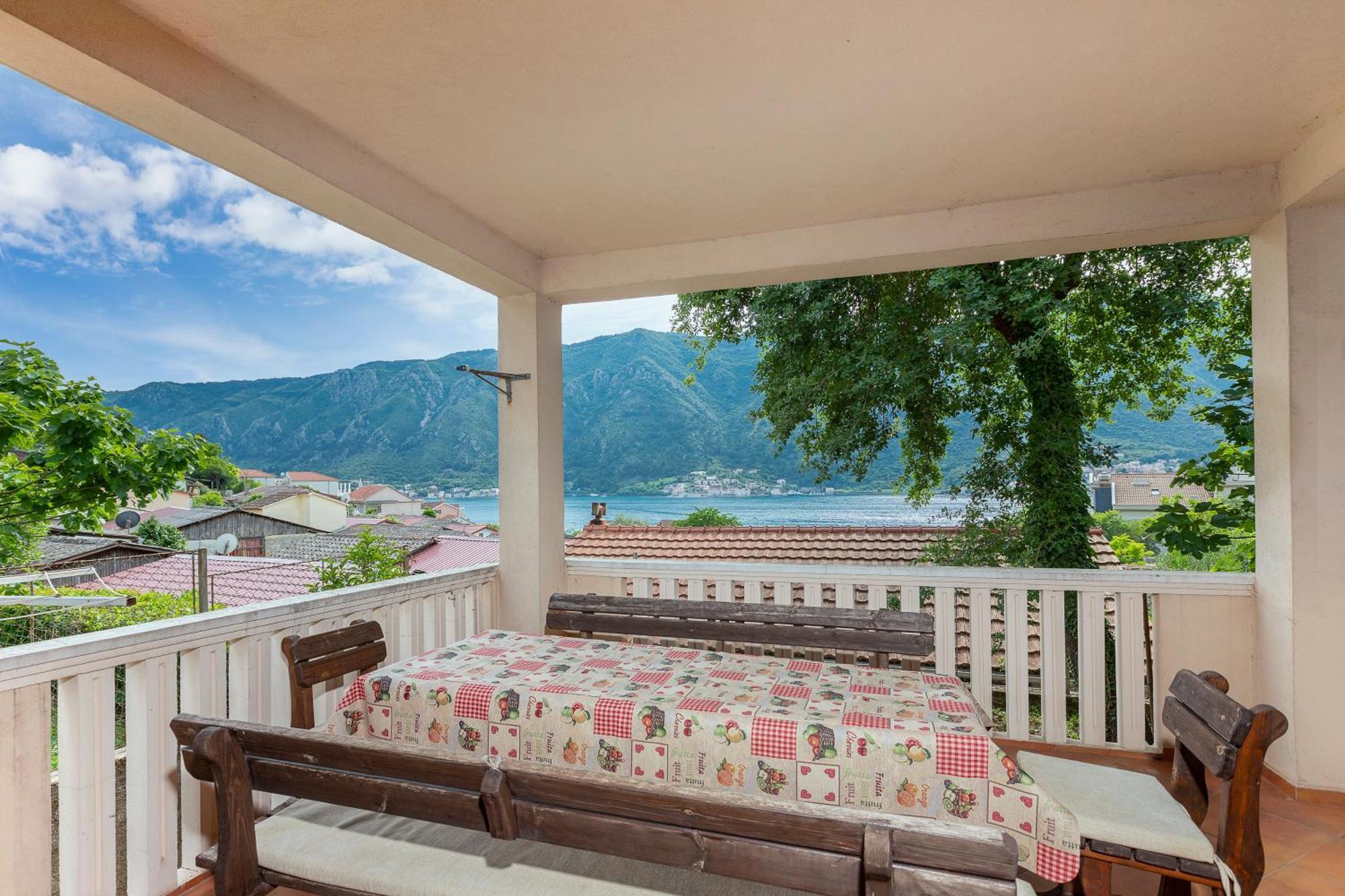 Apartment Vladimir Kotor Buitenkant foto
